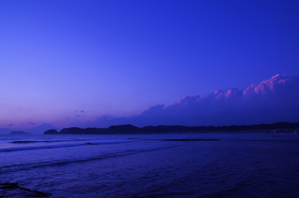 雲の上まで色づいて