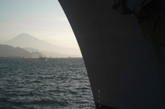 富士と護衛艦