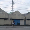 自転車と倉庫