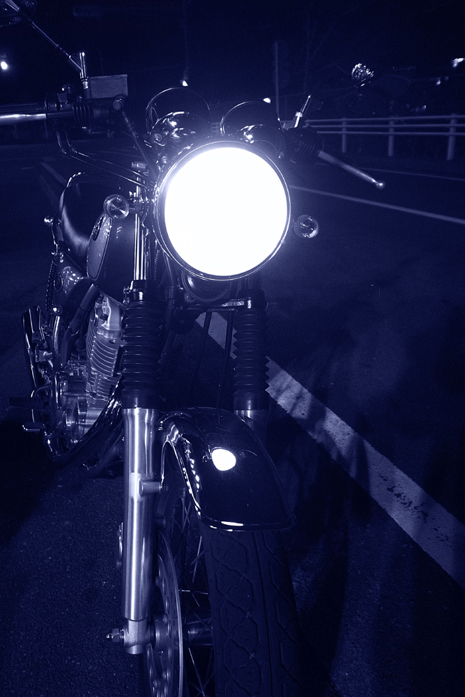 白い線　1