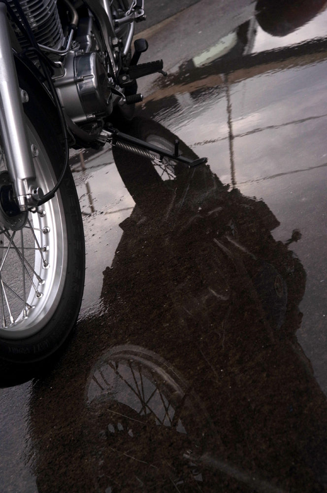 外はまだ曇り時々雨