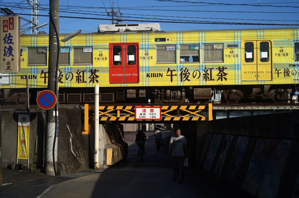 昼下がりの音　電車