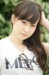 ikumii(小山郁美:おやまいくみ)さん140429-120226-ZR0C9