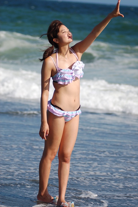 沼澤里奈さん大磯130901-151201-DSC_1100_R