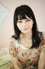 丸山夏鈴131009-192405-秋葉原ZR0C3673_R