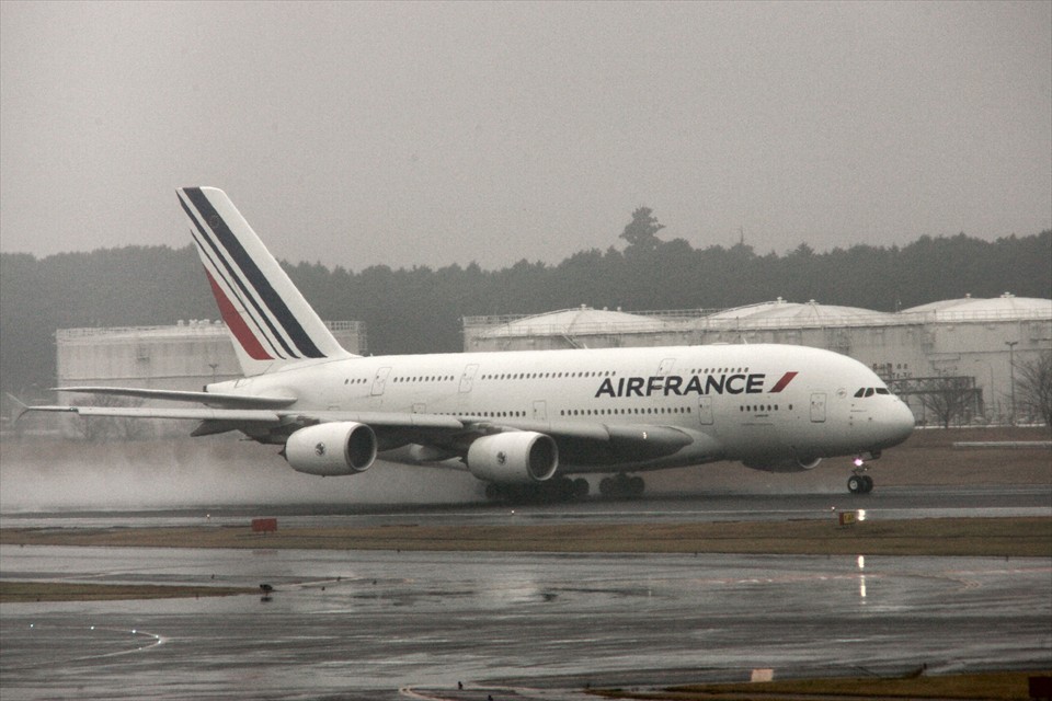 20121123成田空港121123-131408-GT0A3878rt_R