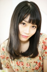 丸山夏鈴131009-190123-秋葉原ZR0C3576_R