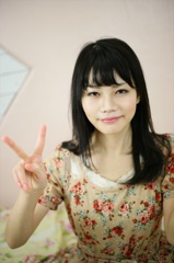 丸山夏鈴131009-192406-秋葉原ZR0C3674_R