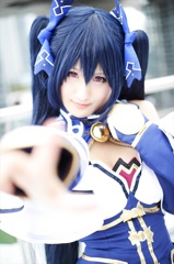 乃木坂くら131006-154240-東京ビックサイトZR0C2837dpp_R