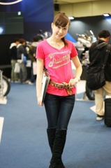 小山郁美130323-175706-モーターサイクルショーLB1E6204_R