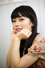 丸山夏鈴131009-191536-秋葉原ZR0C3644_R