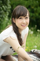 ikumii(小山郁美:おやまいくみ)さん140429-120127-ZR0C9