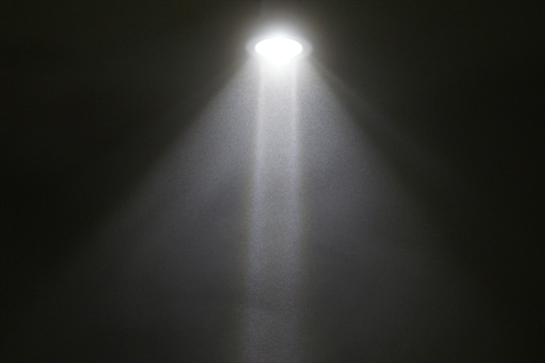 ＬＥＤ照明の配光130323-074447-DSC09814_R