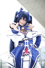 乃木坂くら131006-154255-東京ビックサイトZR0C2844dpp_R