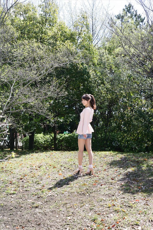 下山万里奈130407-111806-青海南ふ頭公園ZR0C6226_R