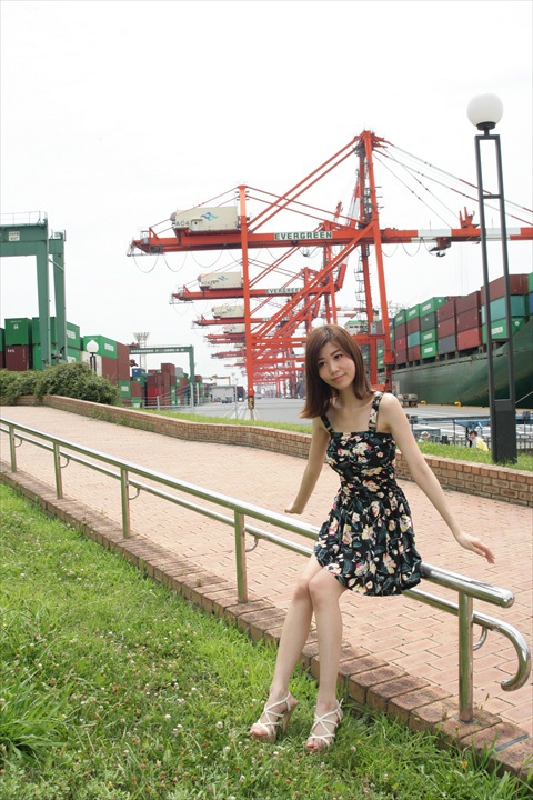 広野未奈130720-111806-青海南ふ頭公園IMG_9824_R