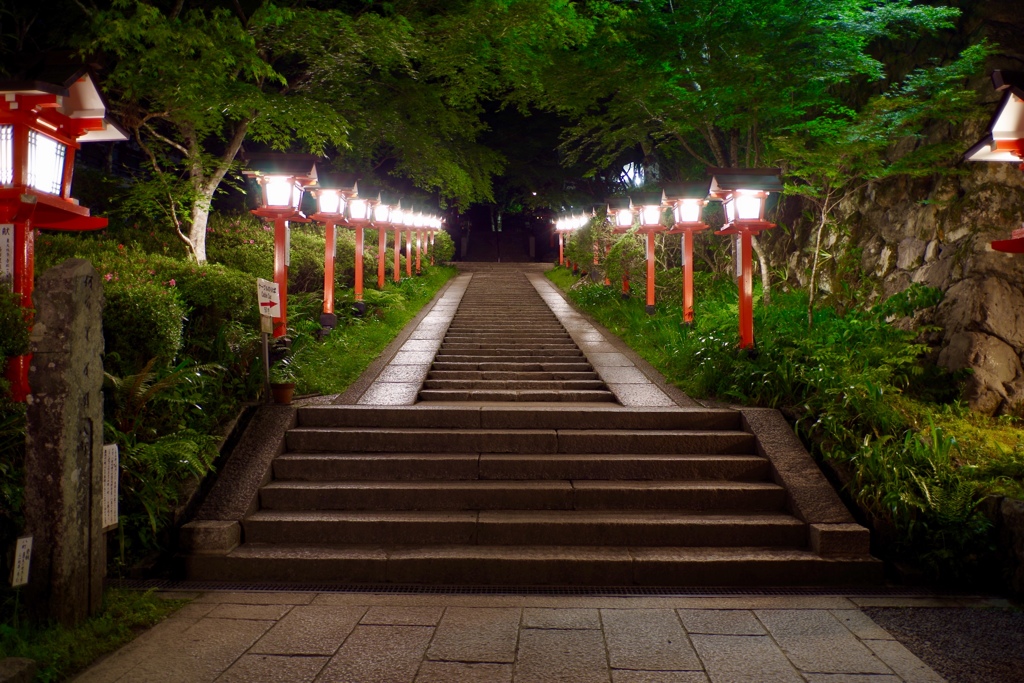 深夜 鞍馬寺にて