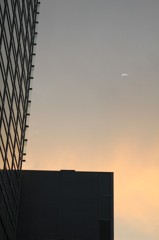 夕方のビル