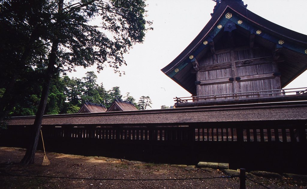 E100VS_300