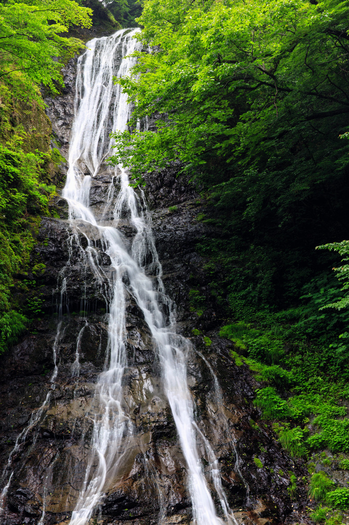 丸神の滝