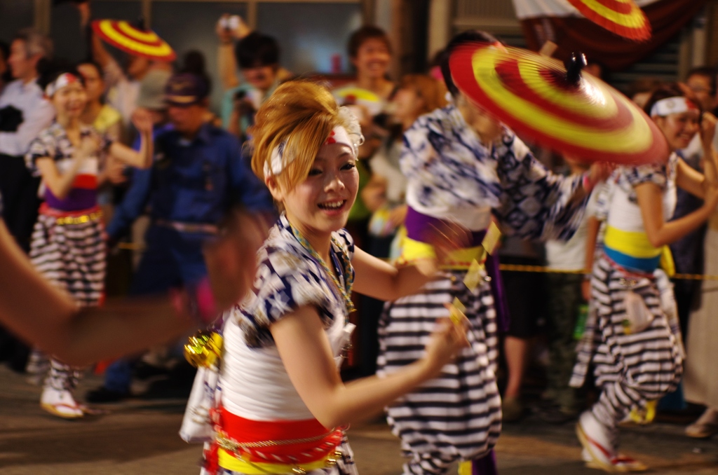 花傘踊りの娘