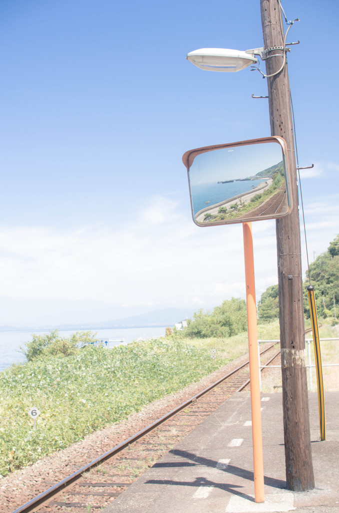 無人駅の夏..