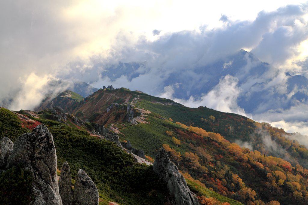 山岳紅葉～燕山荘より槍ヶ岳方面を望む