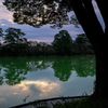 夜明けの湖畔、