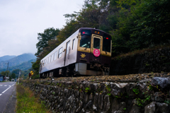 終点間藤駅