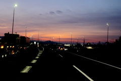夜明け前、 
