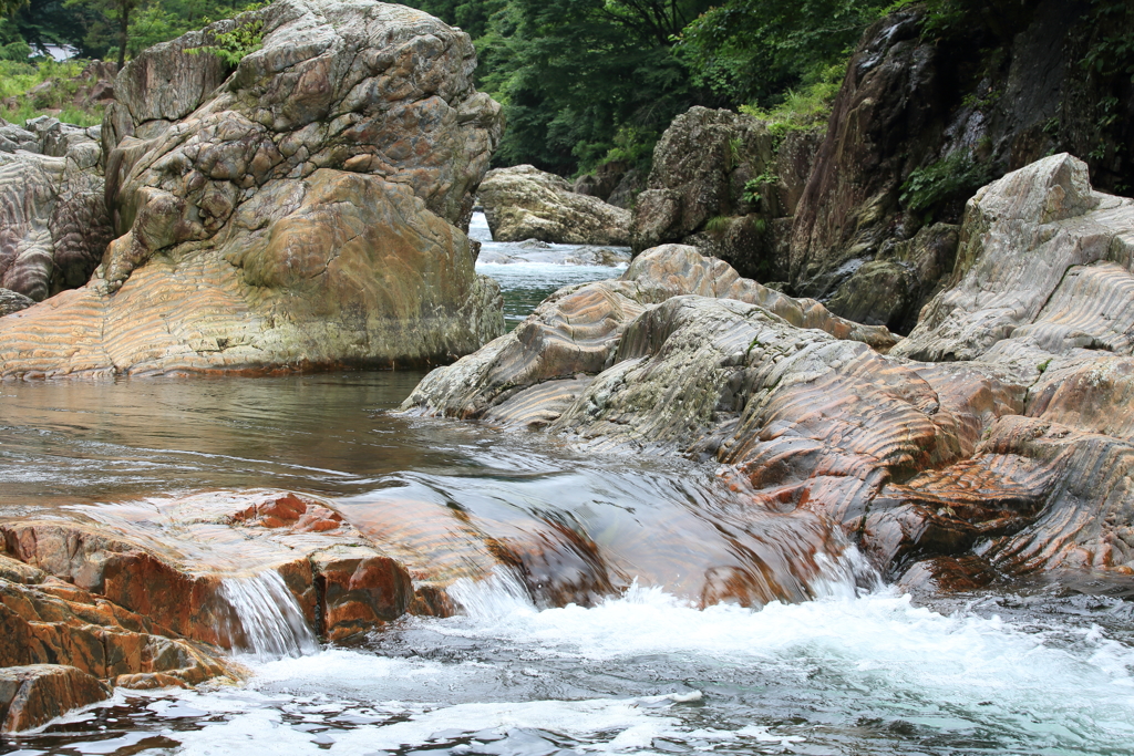 虎岩　