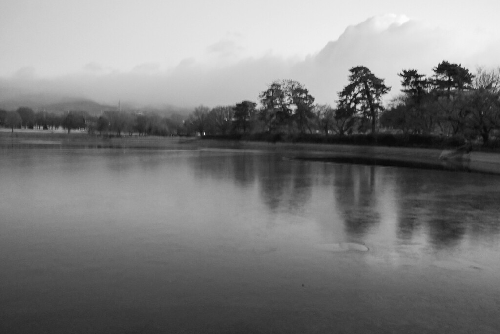 氷結の湖畔