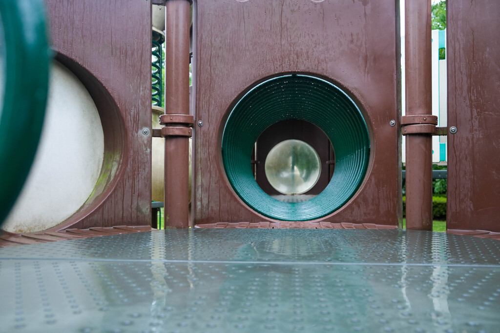 雨の公園　（遊具）