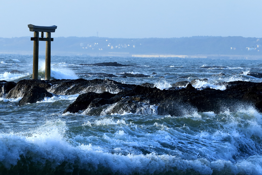 朝の浜辺、