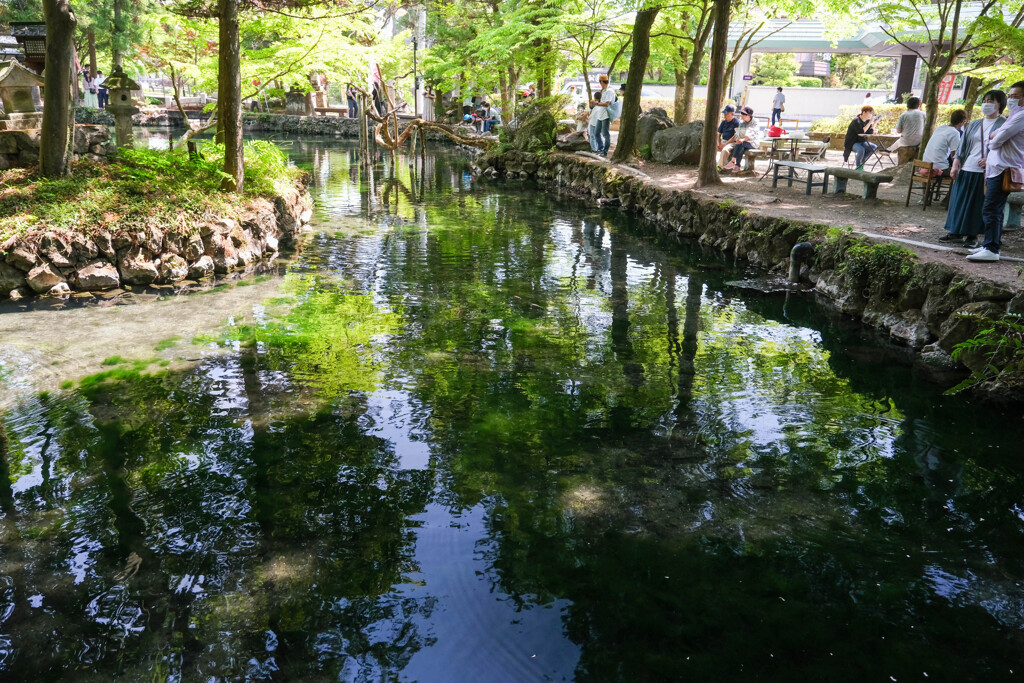 出流原弁天池