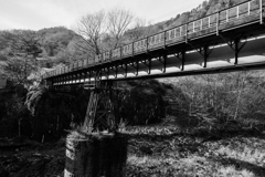 谷を越え川を越え