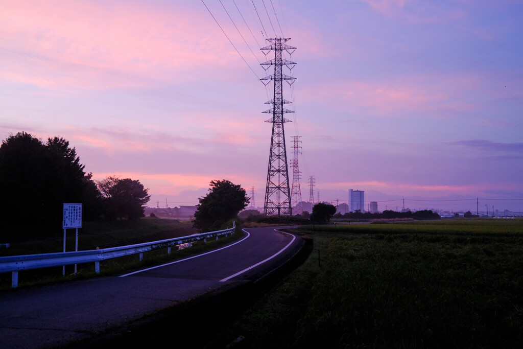 静かな夜明け