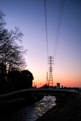 水も電気も東京へ