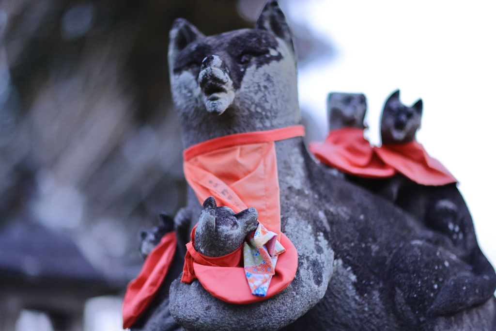 子ずれの狛犬、
