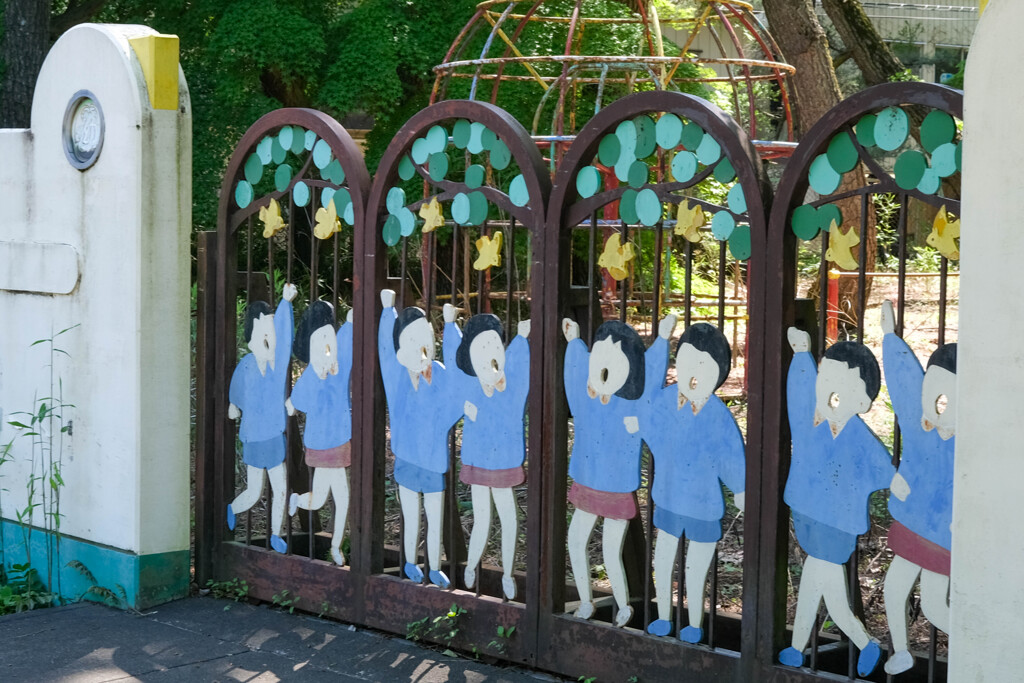 錆びた門扉