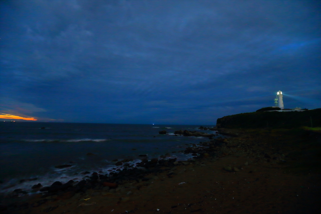 海岸散歩、夜明け前、