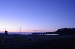 秋の夜明け