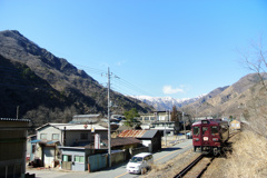 残雪の連山を望む