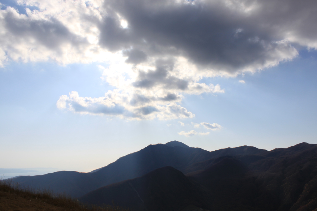 曇天山頂上にて