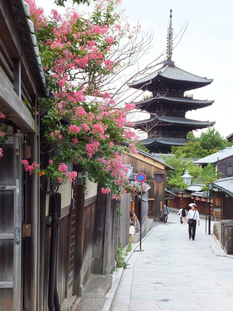 花と五重の塔