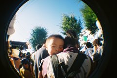 寝る子