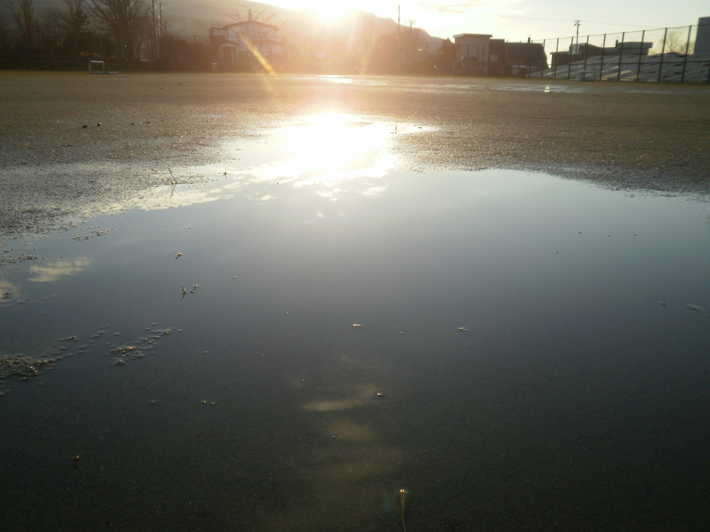 その水面に映るのは