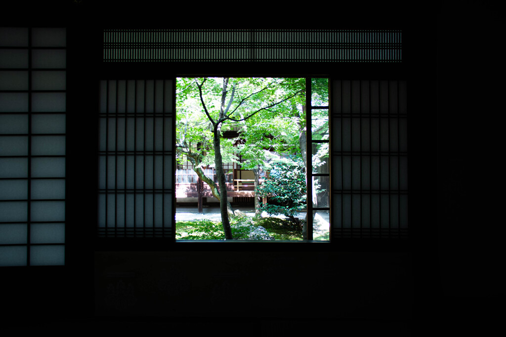 建仁寺小書院から潮音庭を臨む　Ⅲ