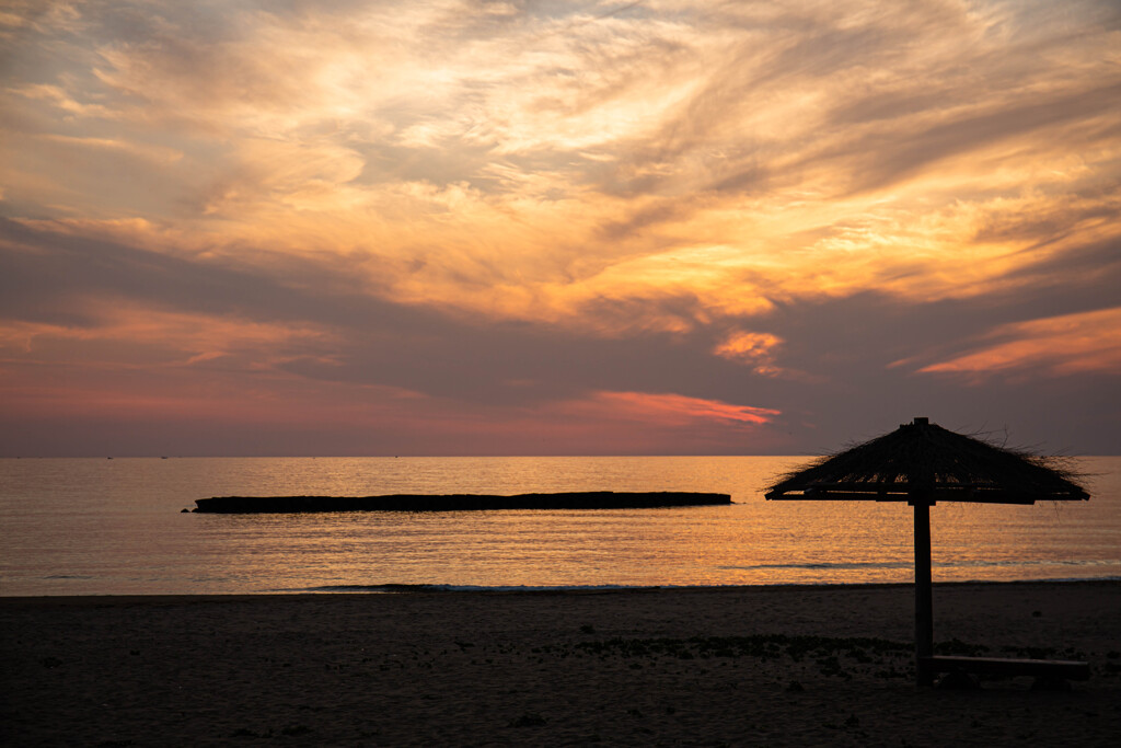 夕日ヶ浦海岸の夕べ