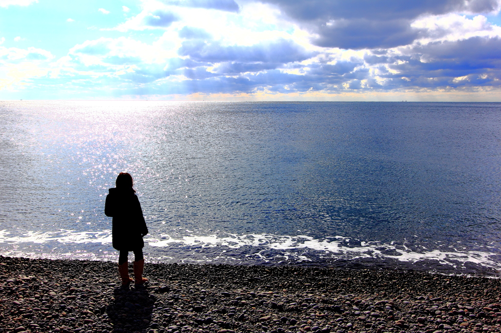新年の海に臨む。
